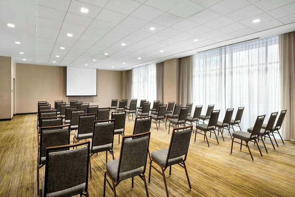 Фото Courtyard by Marriott Baltimore Downtown/McHenry Row