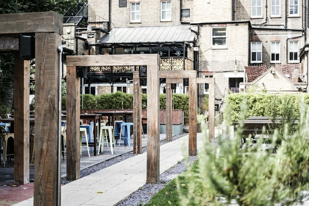 Фото The Drayton Court Hotel