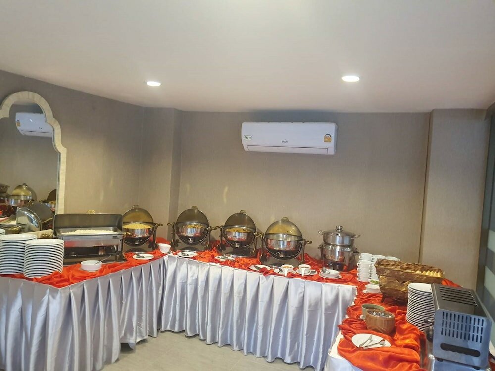 Фото Almas Hotel Bangkok