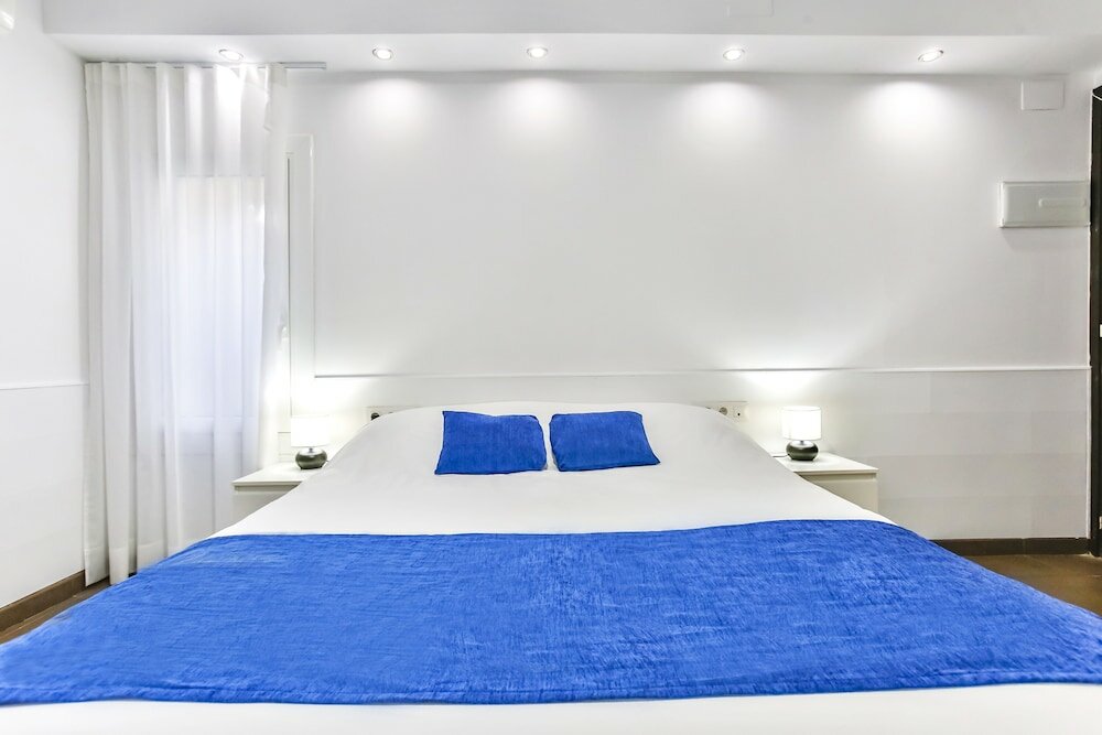 Фото Laramond Barcelona Rooms