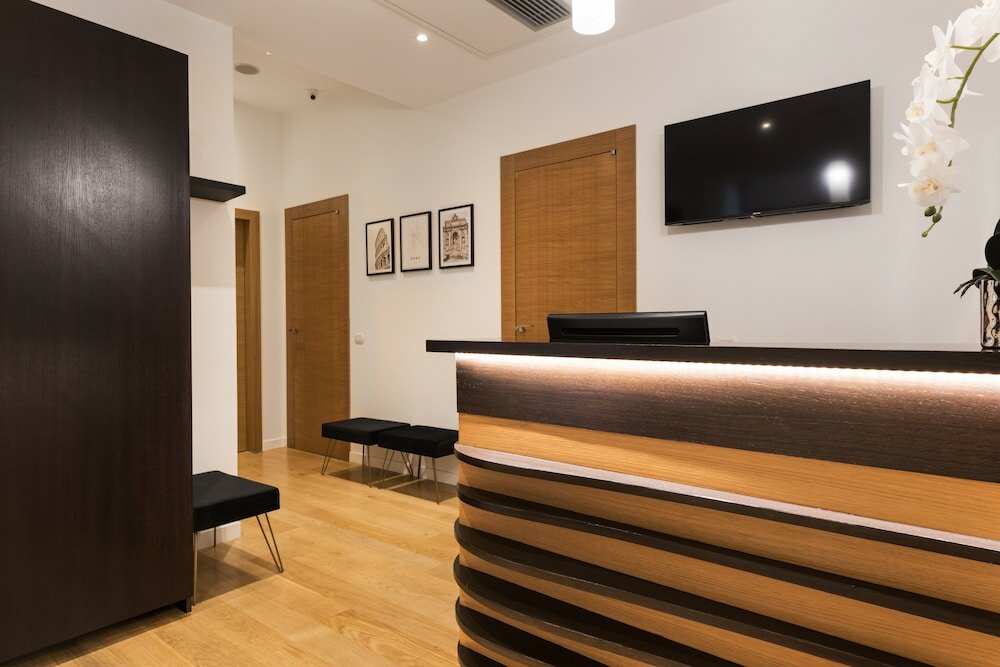 Фото At Forty One