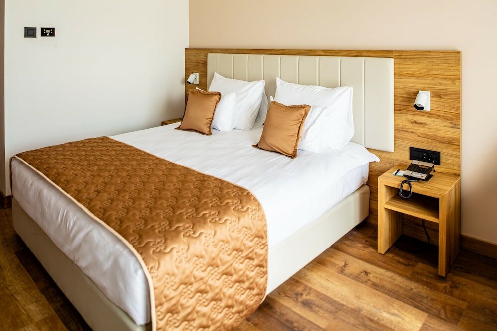 Фото Mövenpick Resort and SPA Fruske Terme