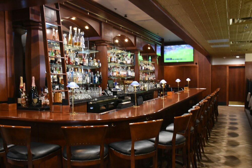 Фото Wyndham Moline on John Deere Commons