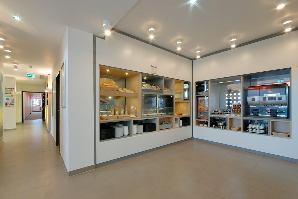 Фото B&b Hotel Böblingen