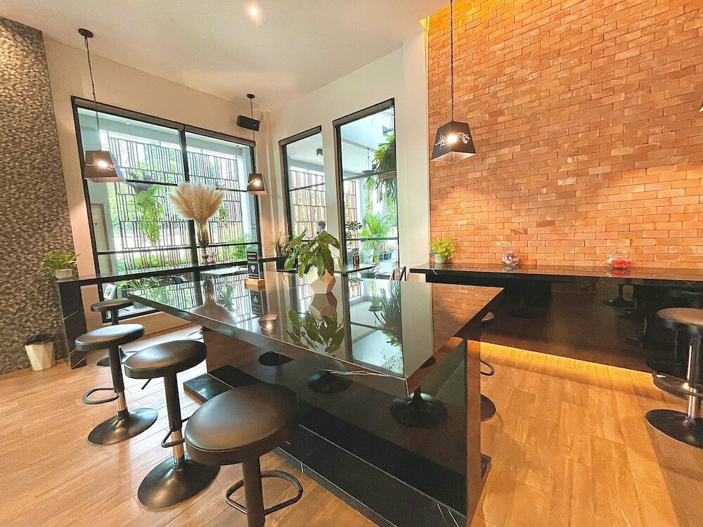 Фото The Poem Hotel