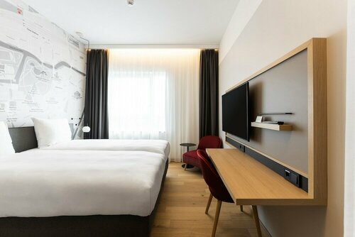Гостиница IntercityHotel Breda в Остерхауте