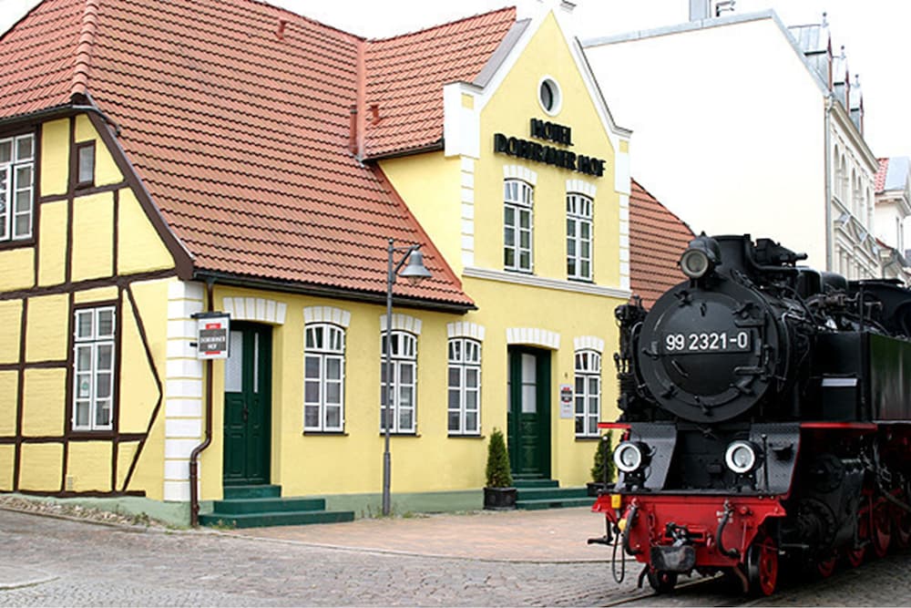 Фото отеля 1