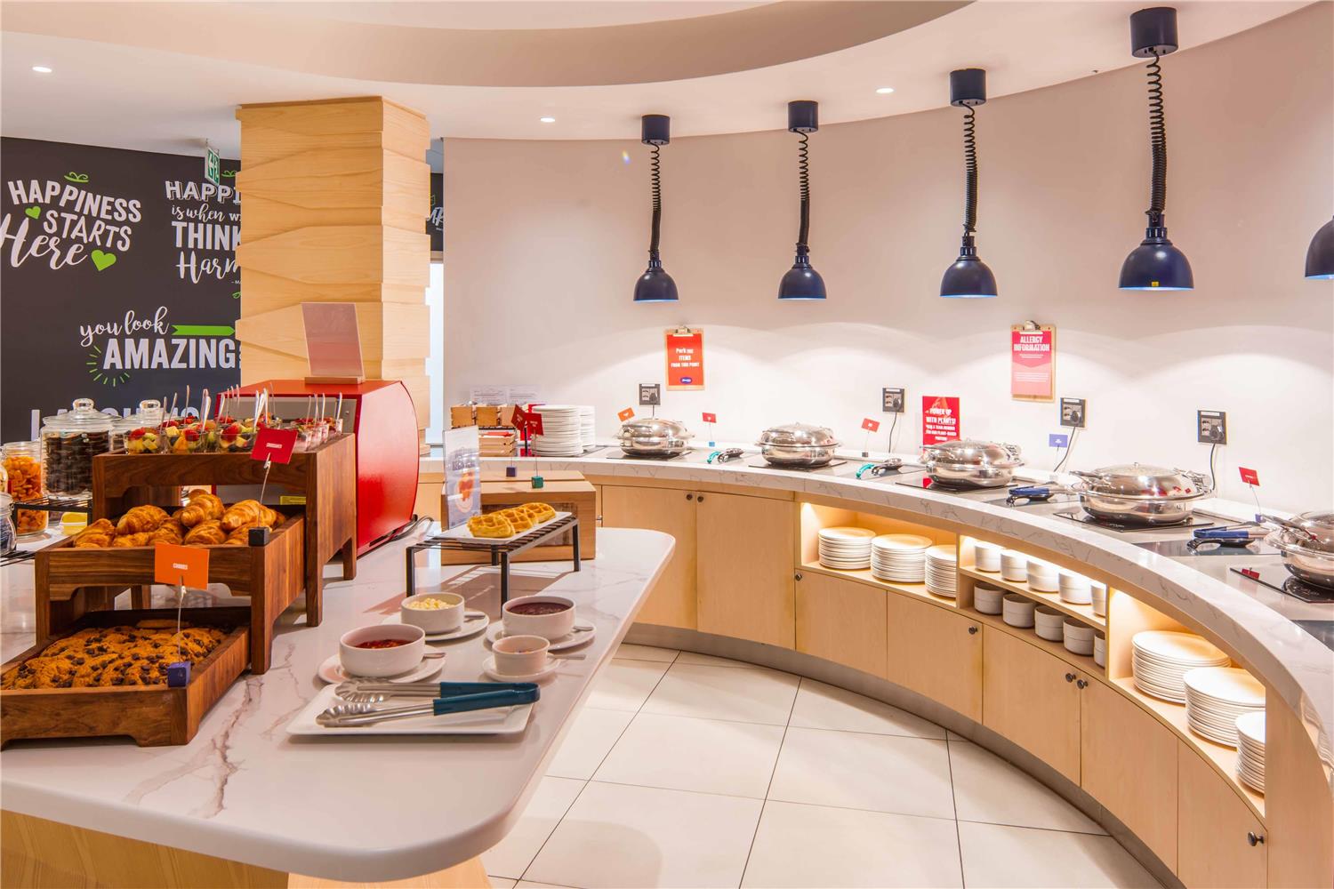 Фото Hampton by Hilton Sandton Grayston