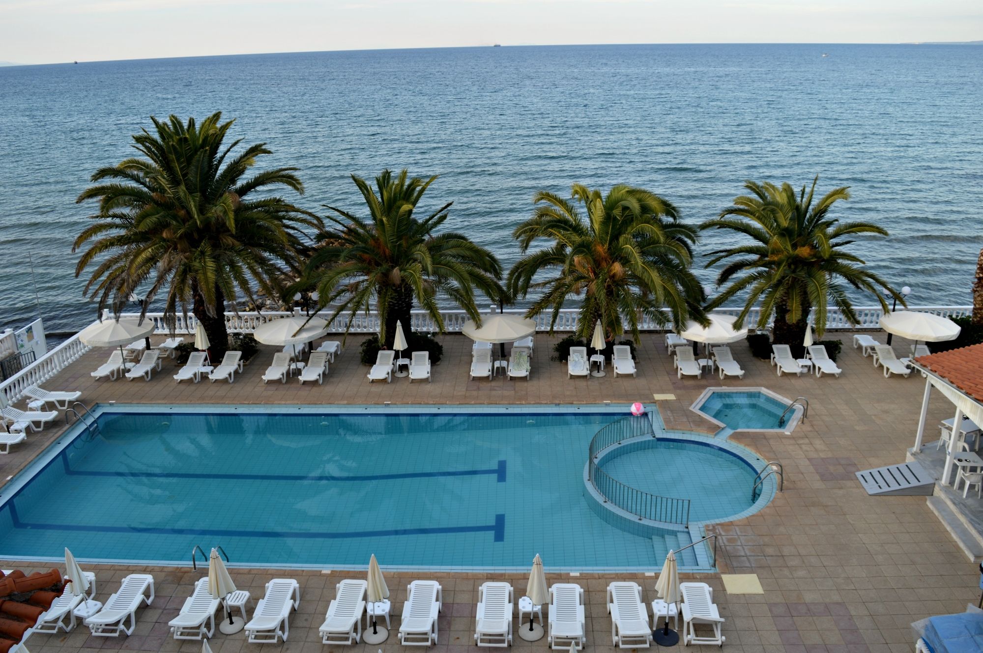 Фото Paradise Beach Hotel