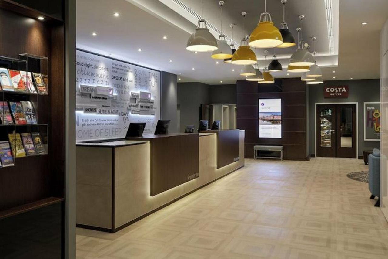 Фото Premier Inn Hamburg City