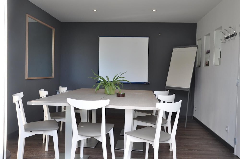 Фото Fasthôtel Toulouse Blagnac aeroport