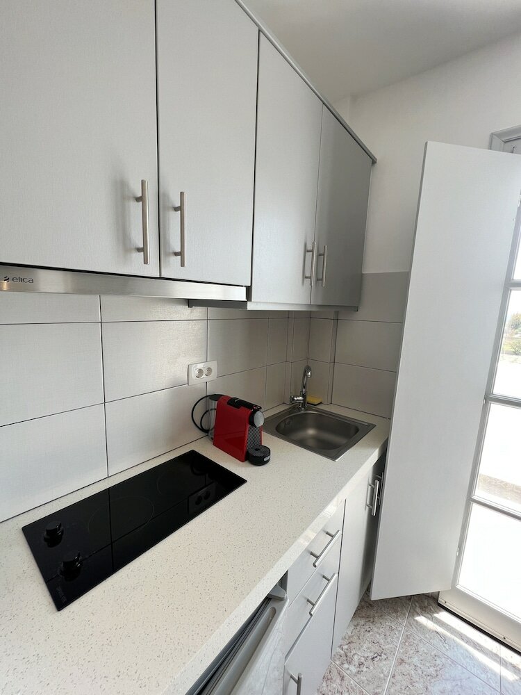 Фото White Lily - Adults Only 16 plus