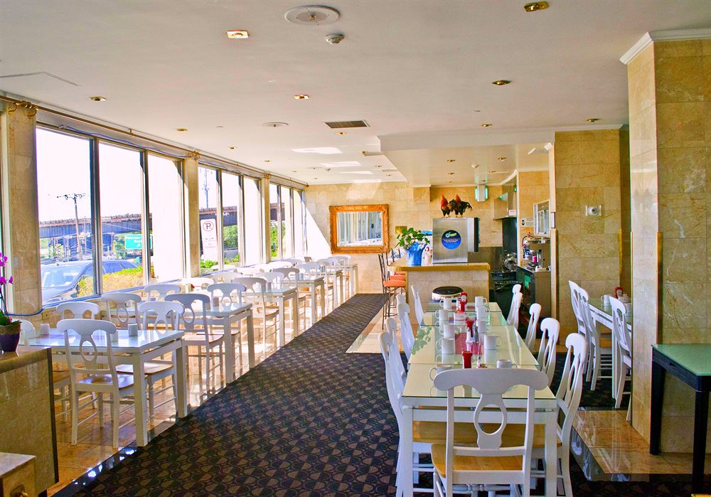 Фото Ramada by Wyndham North Bergen