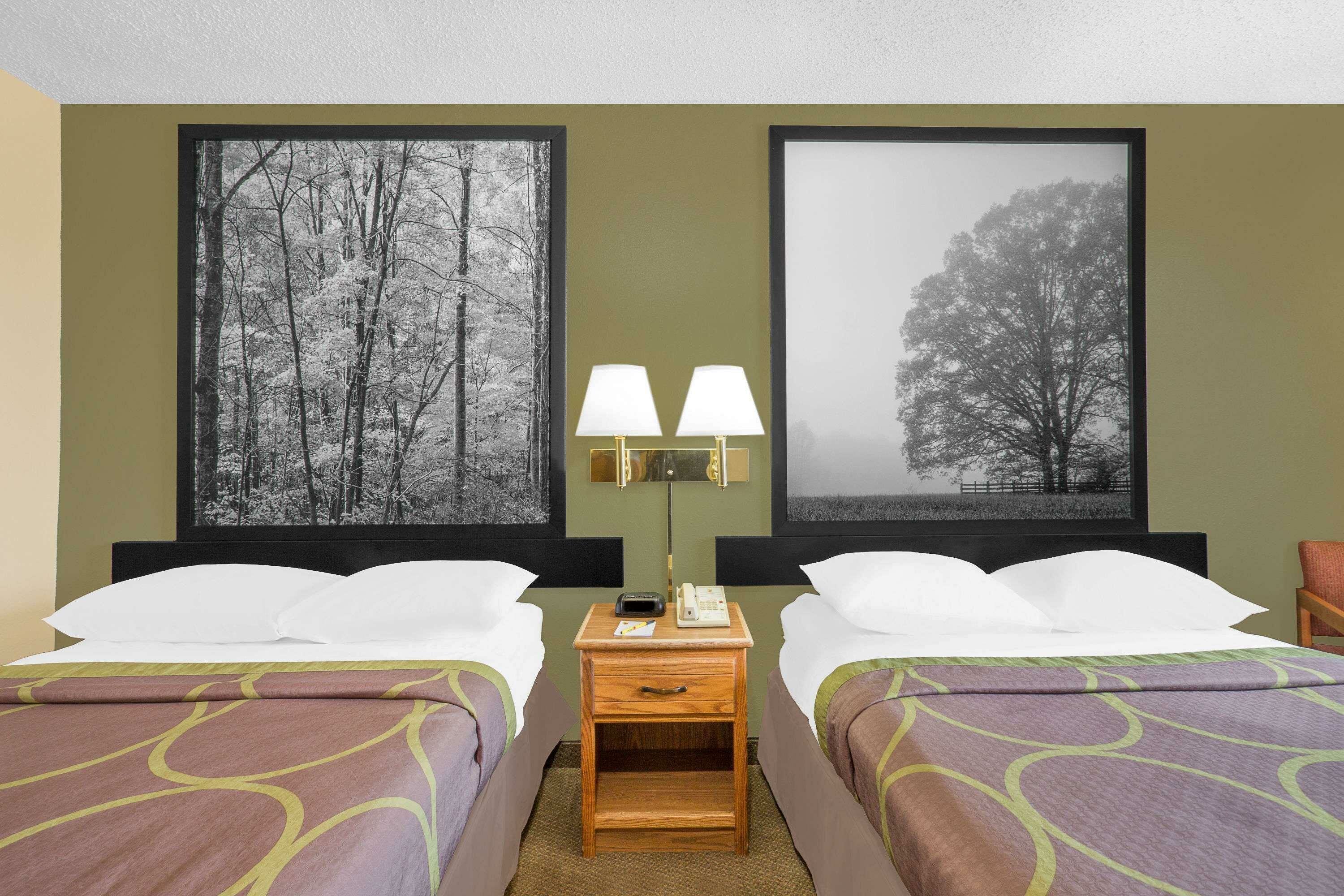 Фото Super 8 by Wyndham Roanoke Va