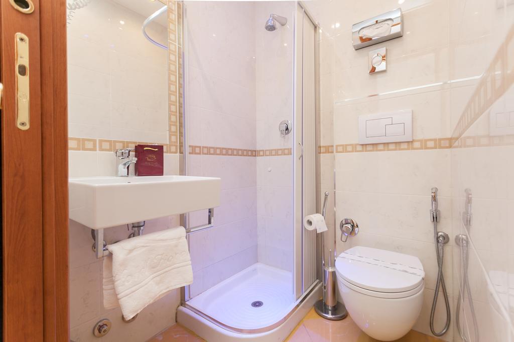 Фото Hotel Fiorella Milano