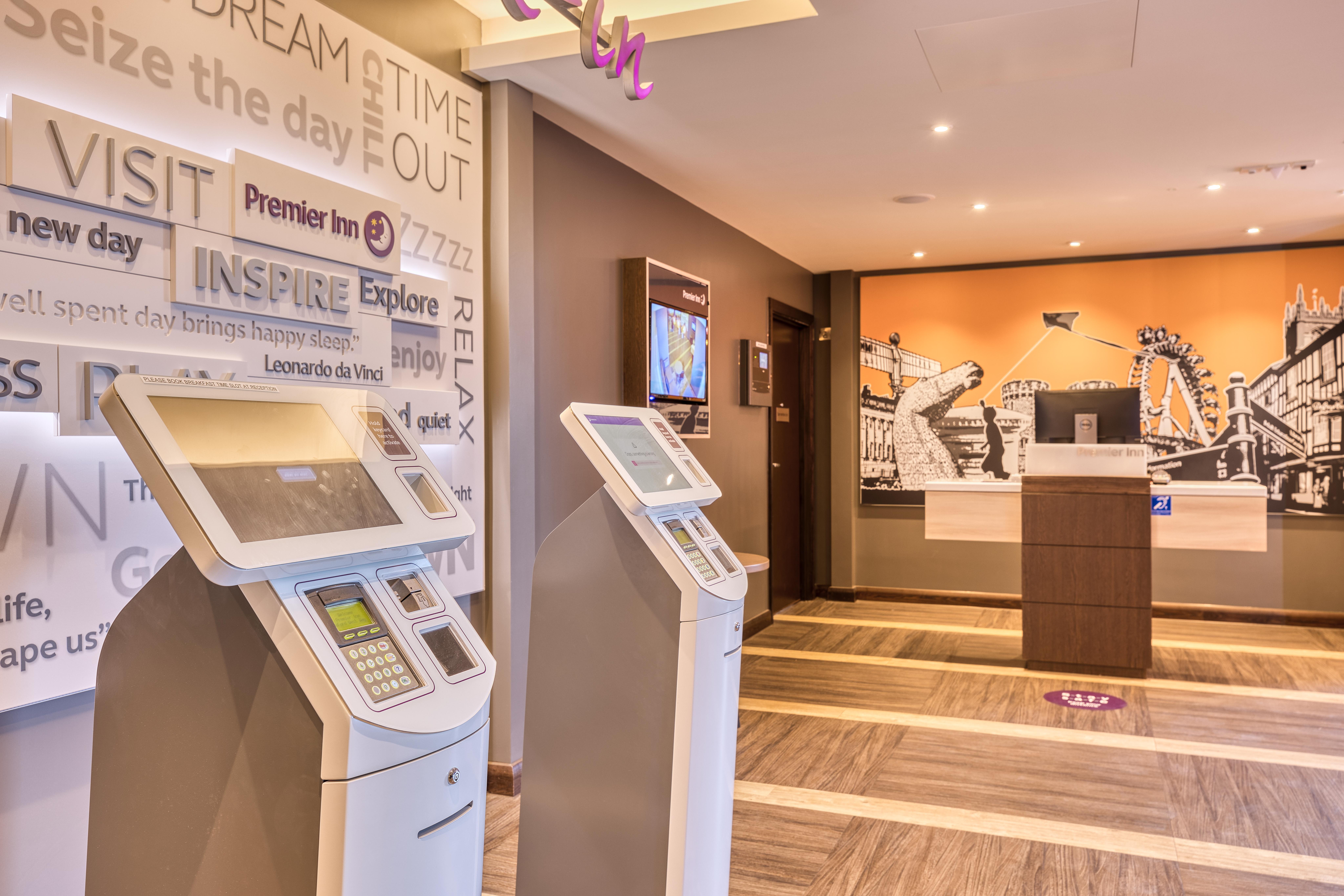 Фото Premier Inn Oxford Botley
