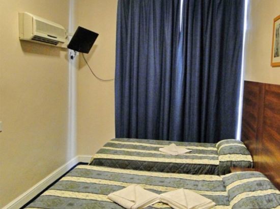 Фото The Portico Hotel