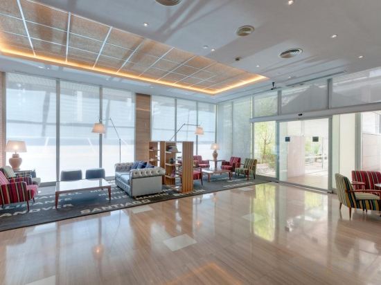 Фото Hotel Madrid Chamartin Affiliated by Melia