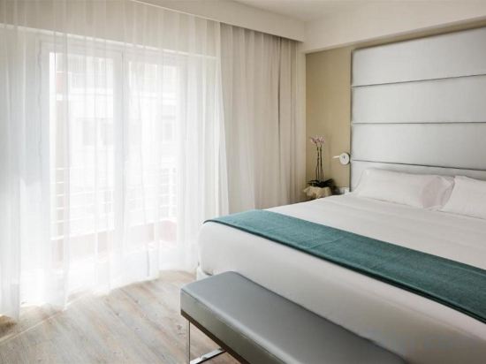 Фото Nh Madrid Zurbano