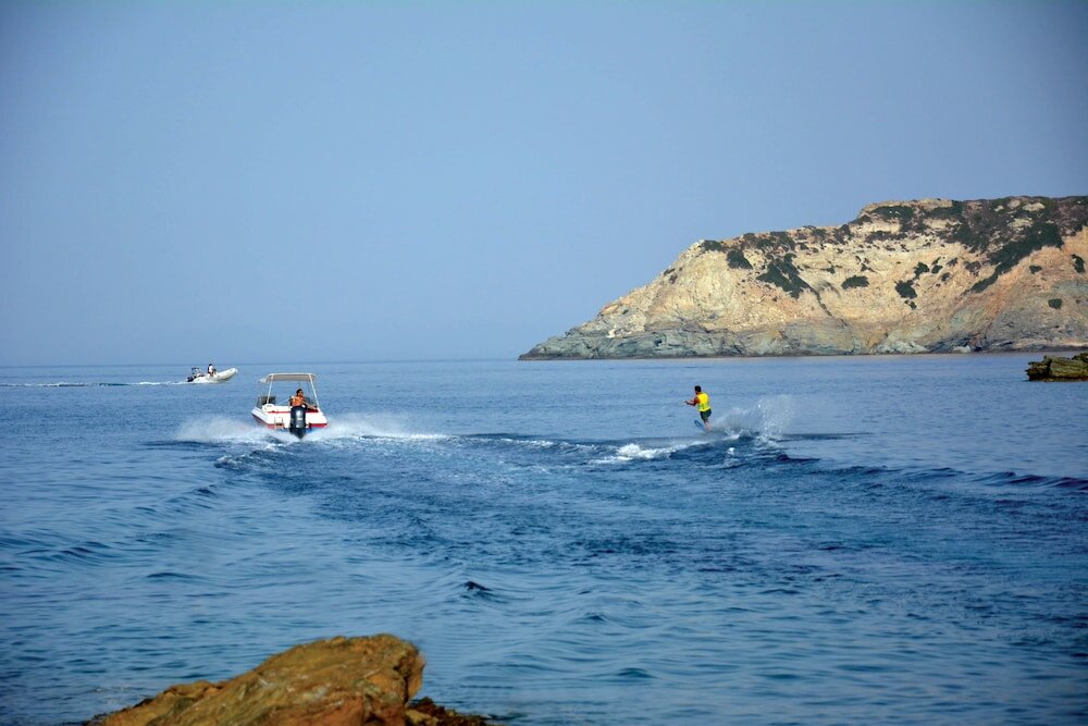 Фото Out Of The Blue Resort & SPA