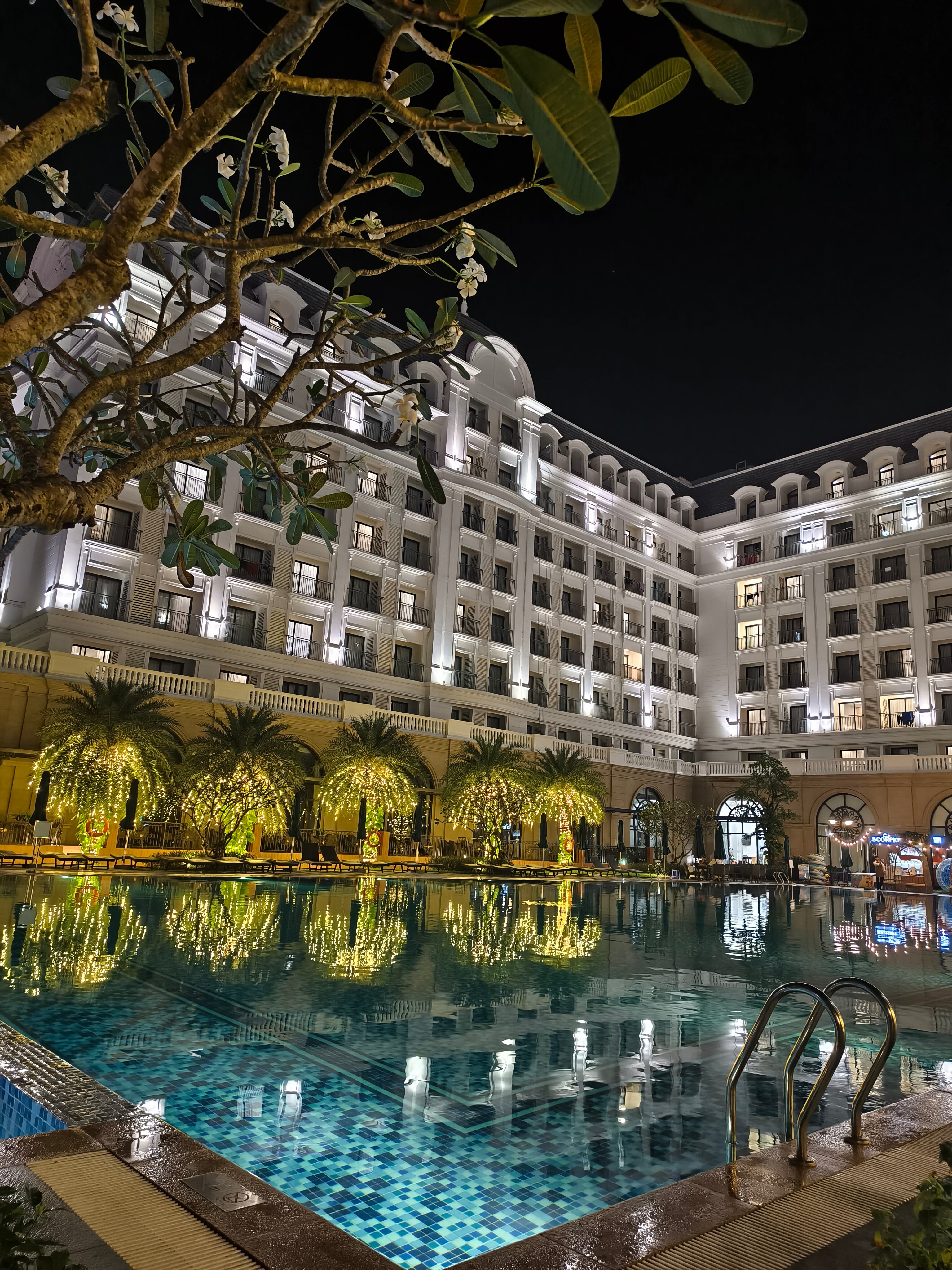 Фото Vinholidays Fiesta Phu Quoc