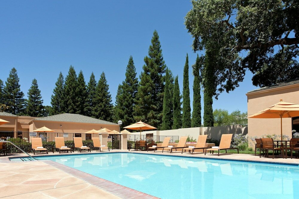 Фото Courtyard by Marriott Sacramento Airport Natomas