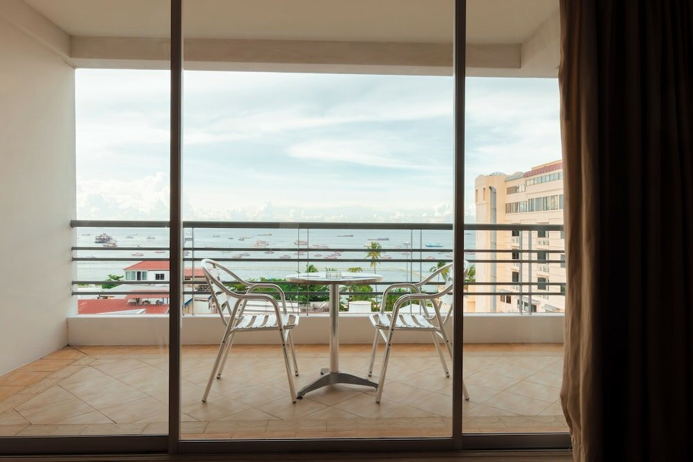 Фото Sandy Spring Hotel