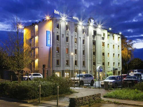 Гостиница Ibis budget Chilly-Mazarin Les Champarts в Палезо