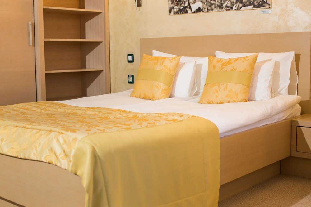 Фото Euro Garni Hotel
