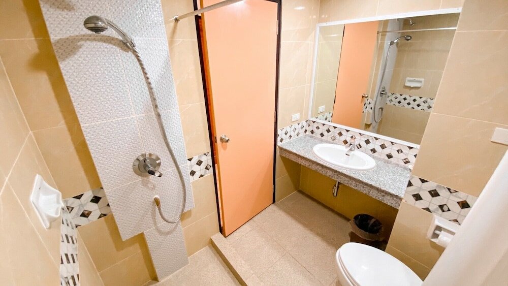 Фото A. A. Pattaya Golden Beach Hotel
