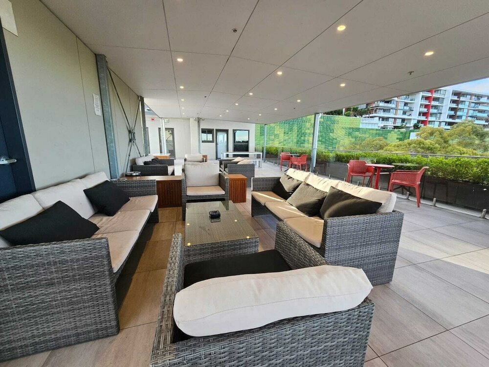 Фото Studio 8 Residences - Adults Only
