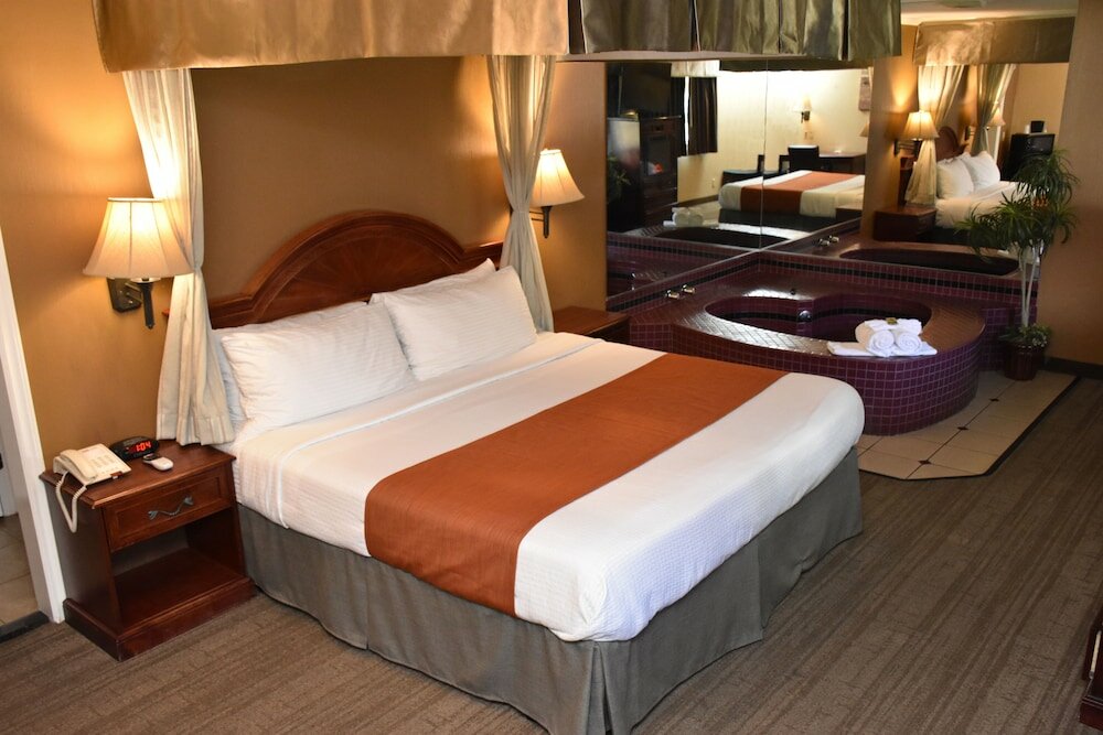 Фото Dynasty Suites Redlands