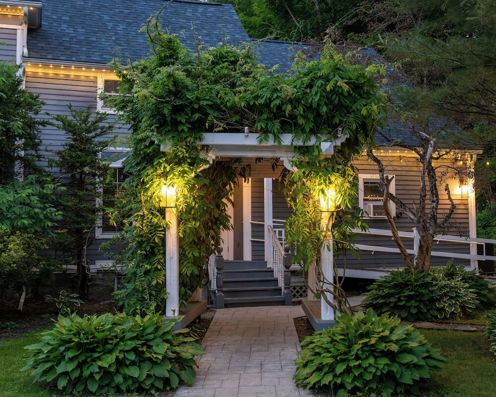 Фото The Cornell Inn, Lenox