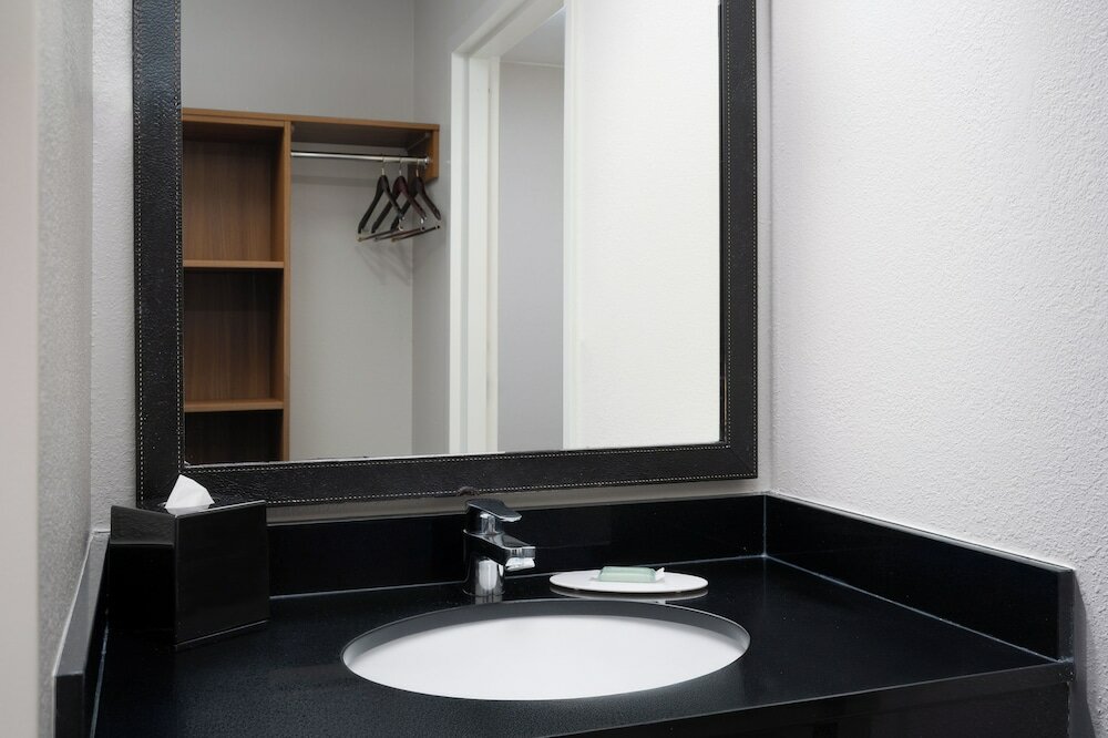 Фото Fairfield Inn by Marriott Orlando Airport