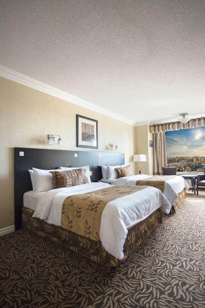 Фото Fantasyland Hotel