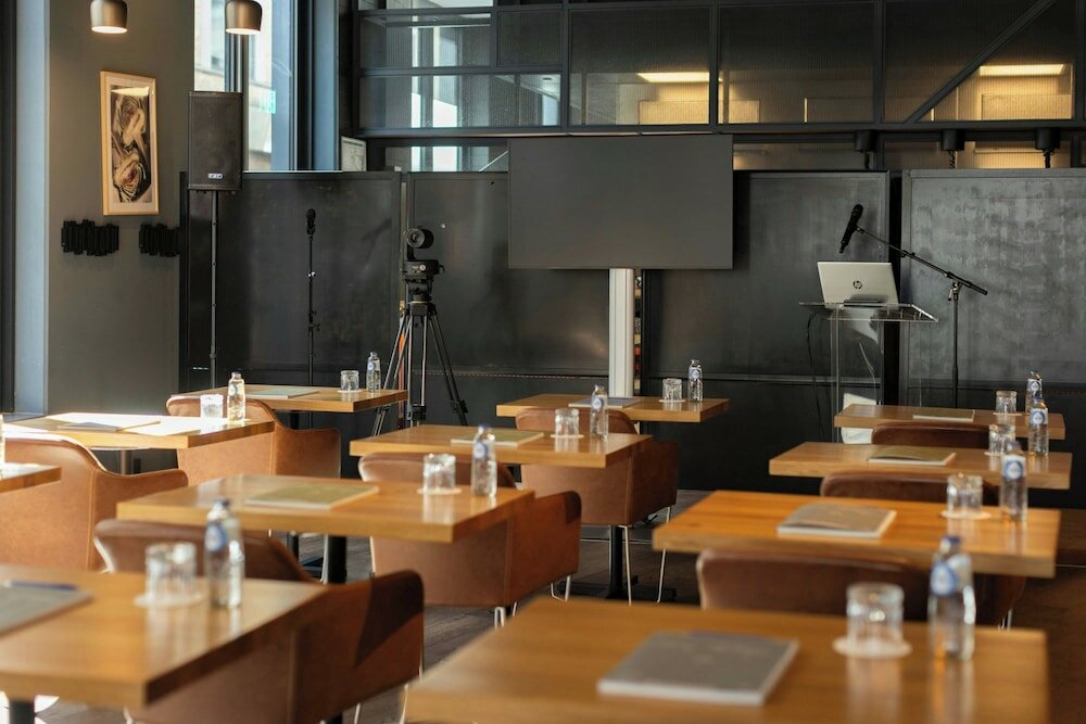 Фото Moxy Brussels City Center