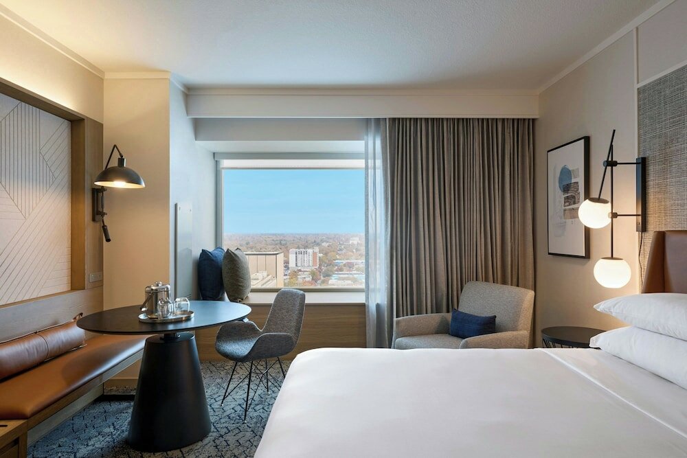 Фото Sheraton Grand Sacramento Hotel