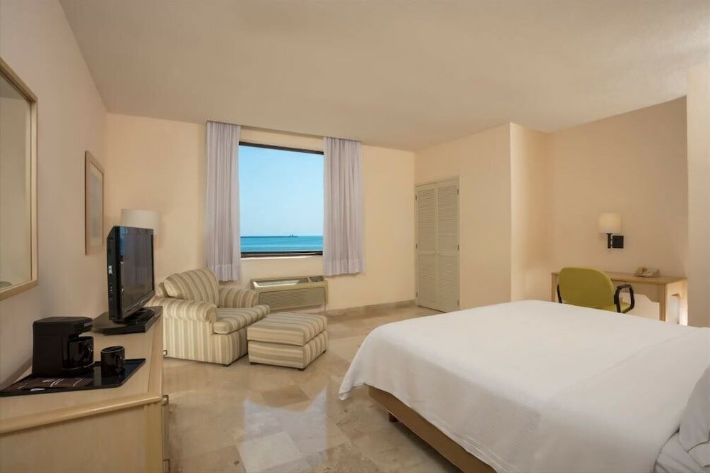 Фото Fiesta Inn Veracruz Malecon