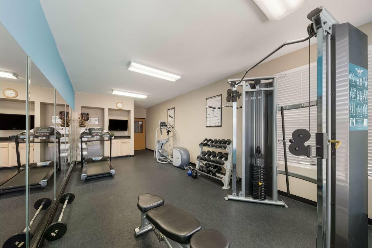 Фото SureStay Plus Hotel by Best Western Plano