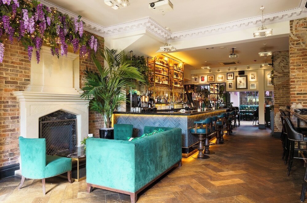 Фото Black Ivy Hotel