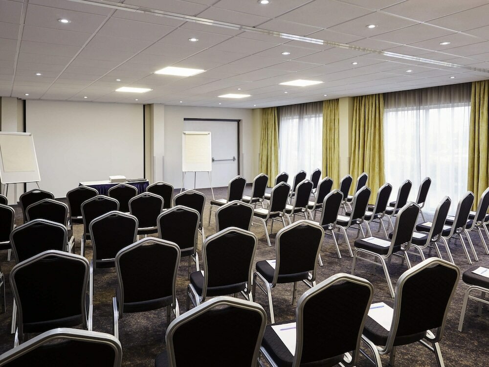 Фото Novotel Wolverhampton