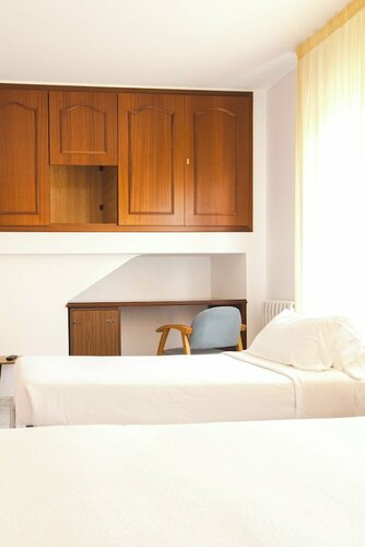 Гостиница Hotel Placa в Сане-Фелиу-де-Гишольсе