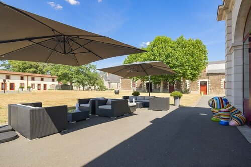 Гостиница Le Domaine des Lys в Ансенях