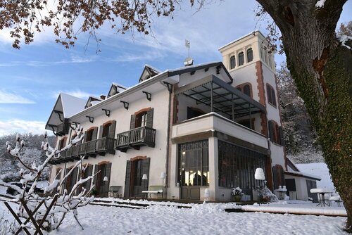 Гостиница Le Domaine de Dony в Ла-Туре-дю-Пене