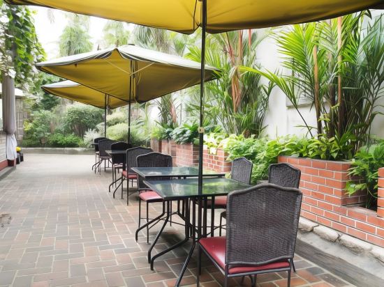 Фото White Knight Hotel Intramuros