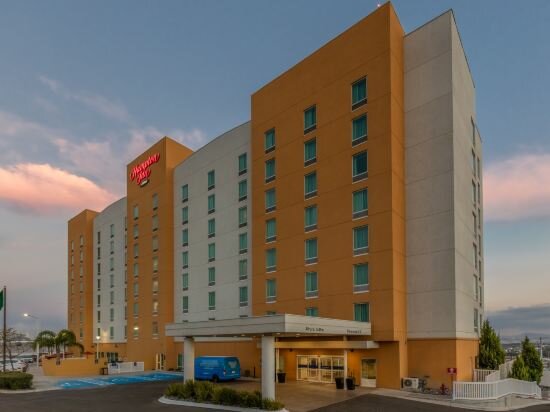 Фото Hampton Inn by Hilton-Queretaro Tecnologico