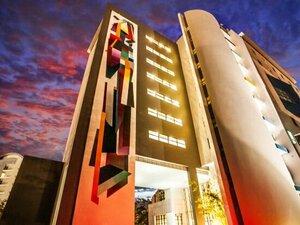 Гостиница Hennessy Park Hotel