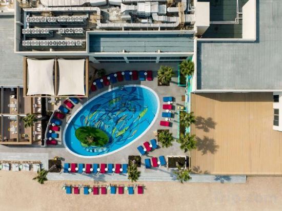 Фото Fuwairit Kite Beach Tapestry Collection by Hilton