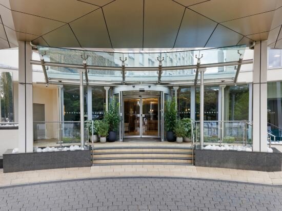 Фото Crowne Plaza London - Gatwick Airport