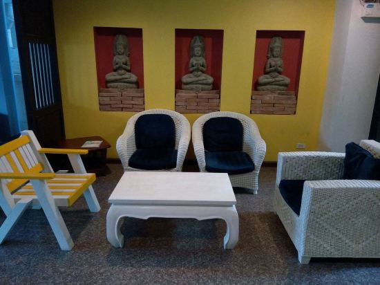 Фото Kamala Beachfront Apartment